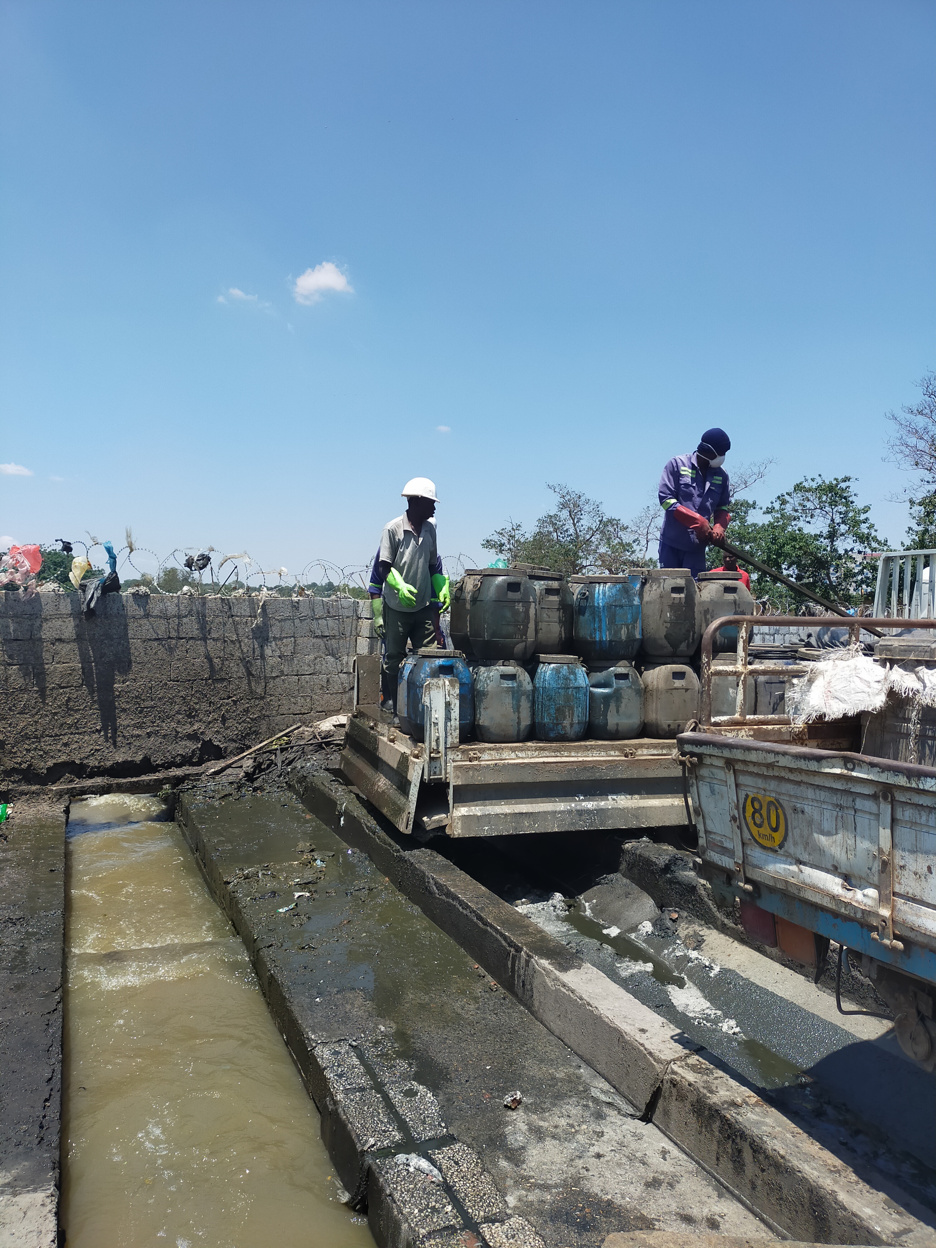 Discharging fecal sludge at a sludge treatment plant. Shotaro Goto.